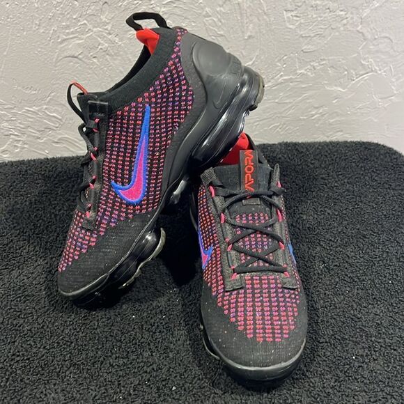 🔥🔥 NIKE Air Vapormax FLYKNIT 2021 Black/Pink/Blue Women Sz 8.5 - PERFECT - Picture 6 of 12